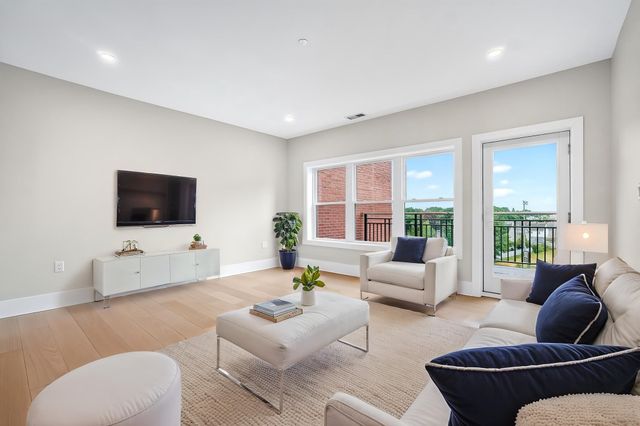62 Foundry St 504, Wakefield, MA 01880