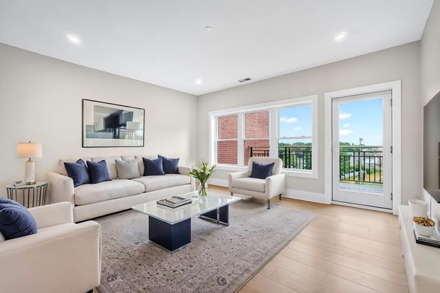 62 Foundry St 504, Wakefield, MA 01880