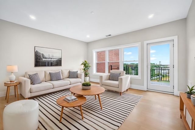 62 Foundry St 504, Wakefield, MA 01880