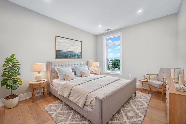 62 Foundry St 504, Wakefield, MA 01880