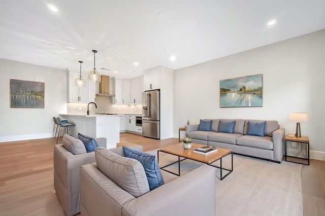 62 Foundry St 504, Wakefield, MA 01880