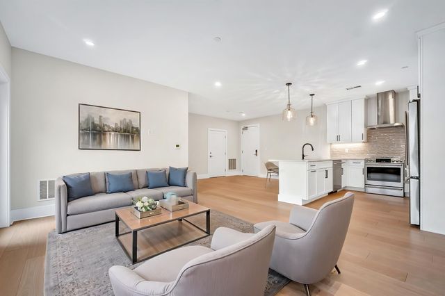 62 Foundry St 504, Wakefield, MA 01880