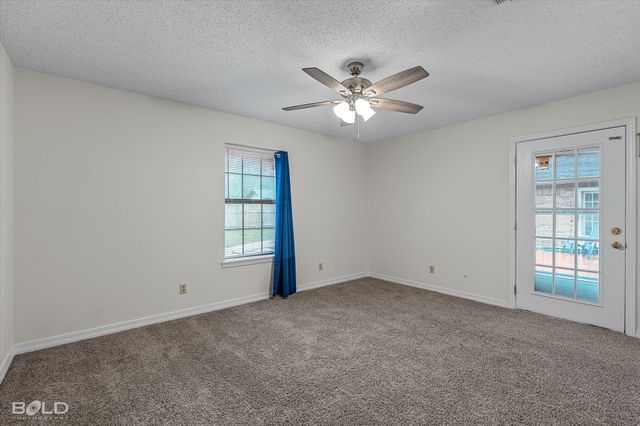 201 Rolling Meadows Lane, Bossier City, LA 71112