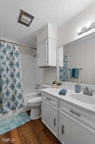 201 Rolling Meadows Lane, Bossier City, LA 71112