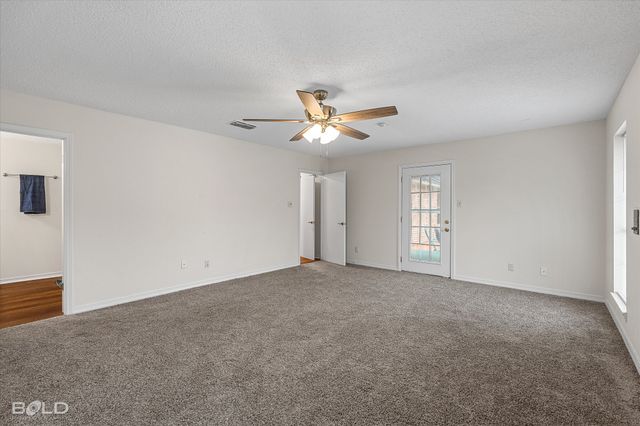 201 Rolling Meadows Lane, Bossier City, LA 71112