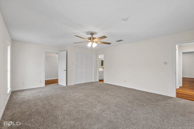 201 Rolling Meadows Lane, Bossier City, LA 71112