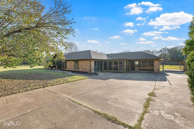 201 Rolling Meadows Lane, Bossier City, LA 71112