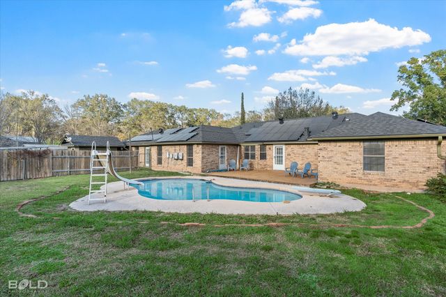 201 Rolling Meadows Lane, Bossier City, LA 71112