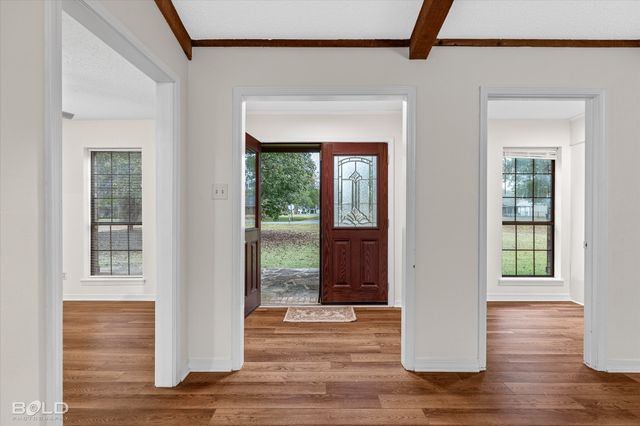 201 Rolling Meadows Lane, Bossier City, LA 71112