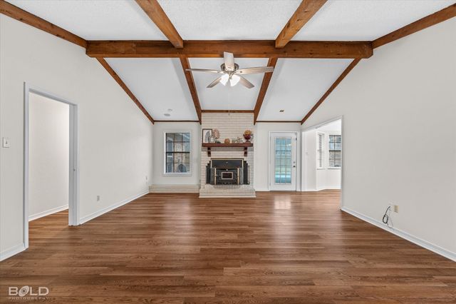 201 Rolling Meadows Lane, Bossier City, LA 71112