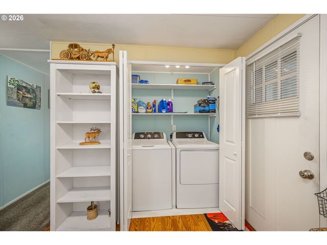 1475 GREEN ACRES Rd 159, Eugene, OR 97408