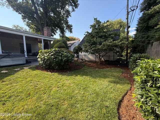 105 Brown Ave, Louisville, KY 40207