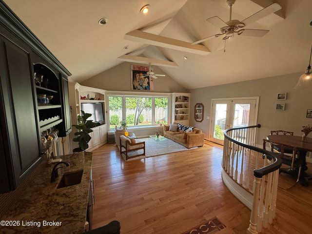 105 Brown Ave, Louisville, KY 40207