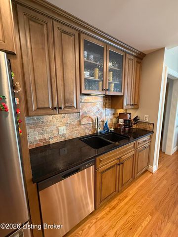 105 Brown Ave, Louisville, KY 40207
