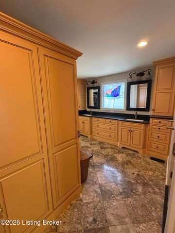 105 Brown Ave, Louisville, KY 40207