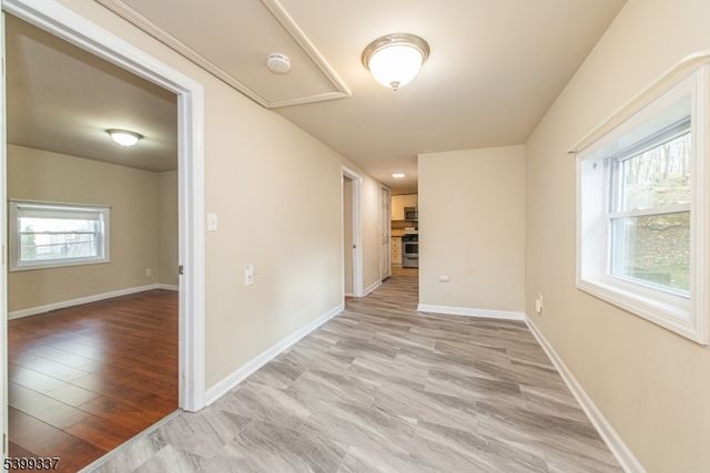 354 Maxim Dr, Hopatcong Boro, NJ 07843