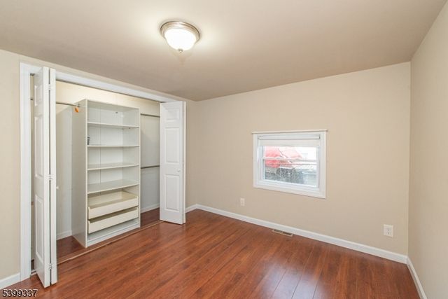 354 Maxim Dr, Hopatcong Boro, NJ 07843