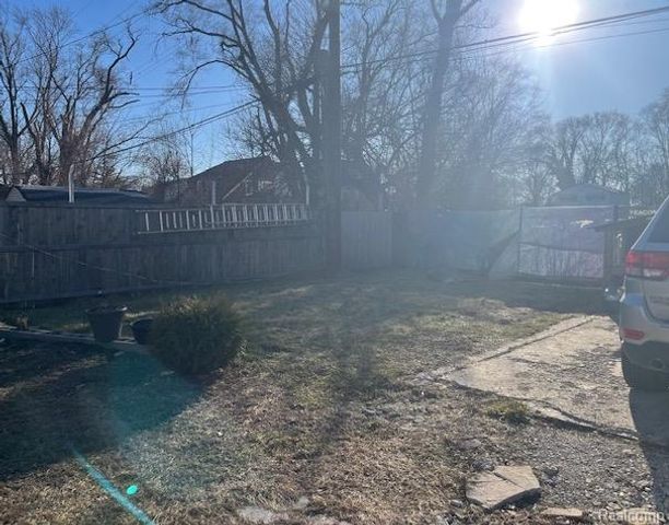 12091 Manor Street, Detroit, MI 48204