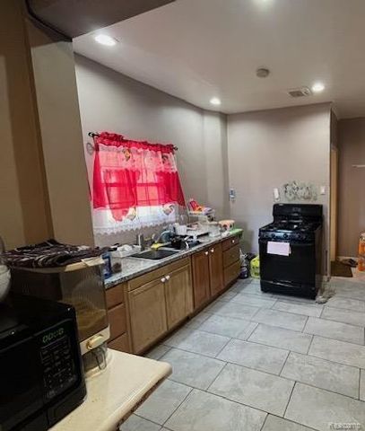 12091 Manor Street, Detroit, MI 48204