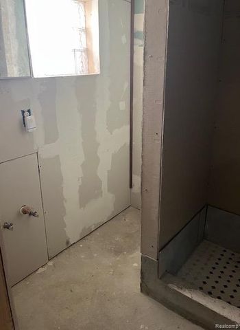 12091 Manor Street, Detroit, MI 48204