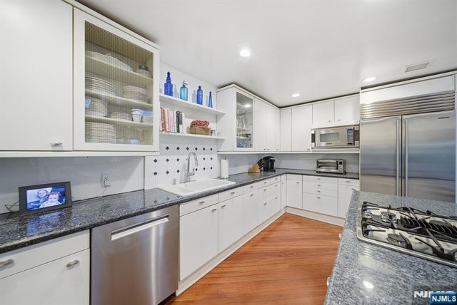 62 Venus Drive, Closter, NJ 07624