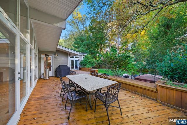 62 Venus Drive, Closter, NJ 07624