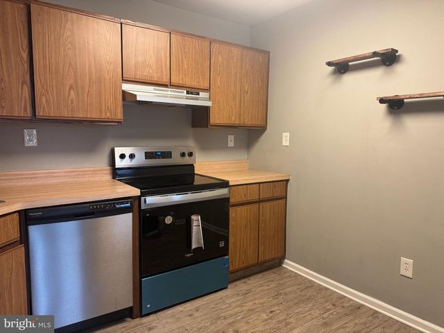 2408 BEACON HILL, Holland, PA 18966