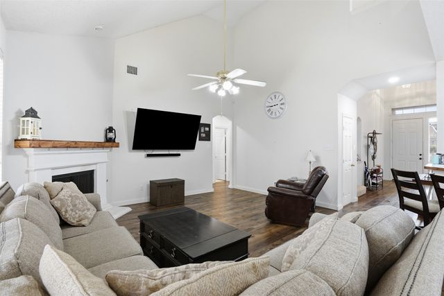 1012 Wedgewood Drive, Mansfield, TX 76063