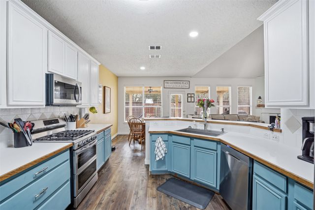 1012 Wedgewood Drive, Mansfield, TX 76063