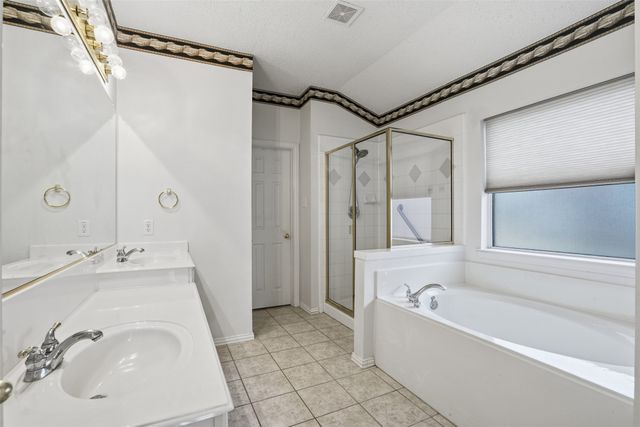 1012 Wedgewood Drive, Mansfield, TX 76063