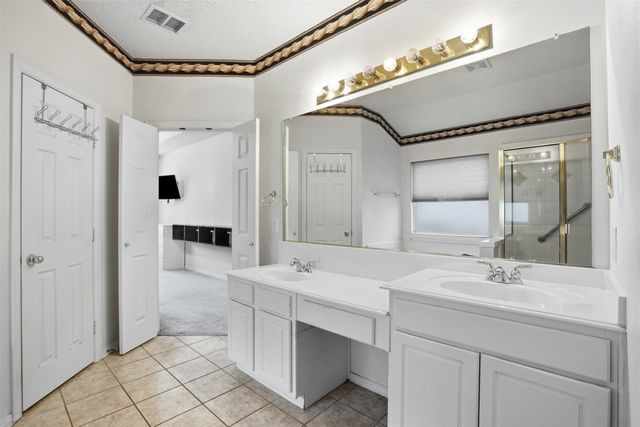 1012 Wedgewood Drive, Mansfield, TX 76063