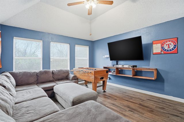 1012 Wedgewood Drive, Mansfield, TX 76063