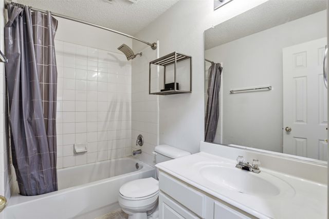 1012 Wedgewood Drive, Mansfield, TX 76063