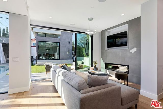 489 S Willaman Drive, Los Angeles, CA 90048