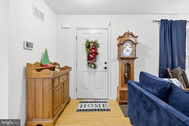 926 SWEETBAY LN, Lebanon, PA 17046