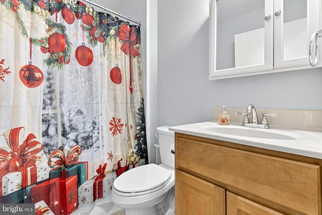 926 SWEETBAY LN, Lebanon, PA 17046