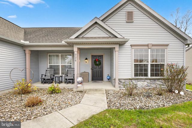 926 SWEETBAY LN, Lebanon, PA 17046