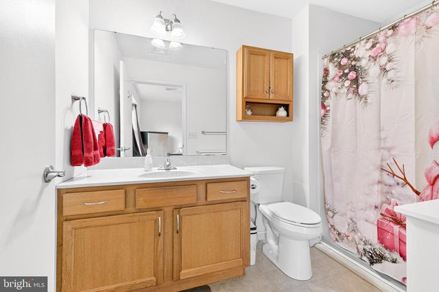 926 SWEETBAY LN, Lebanon, PA 17046