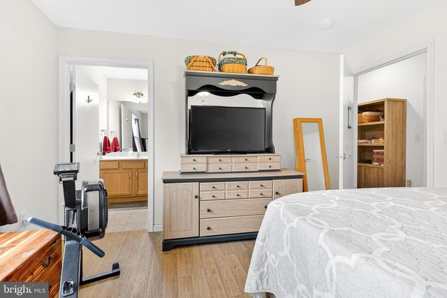 926 SWEETBAY LN, Lebanon, PA 17046