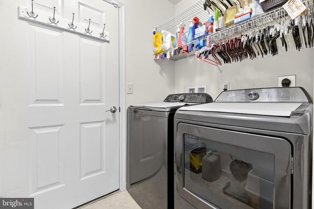 926 SWEETBAY LN, Lebanon, PA 17046