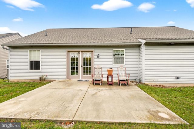 926 SWEETBAY LN, Lebanon, PA 17046