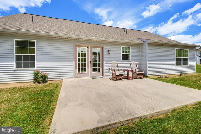 926 SWEETBAY LN, Lebanon, PA 17046