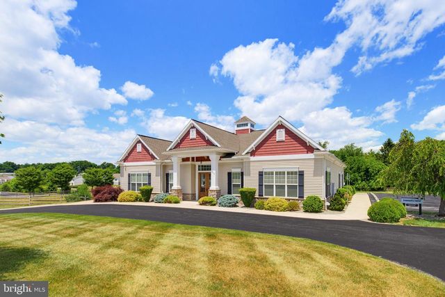 926 SWEETBAY LN, Lebanon, PA 17046
