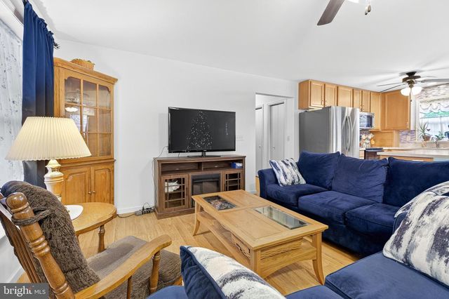 926 SWEETBAY LN, Lebanon, PA 17046