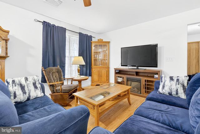 926 SWEETBAY LN, Lebanon, PA 17046