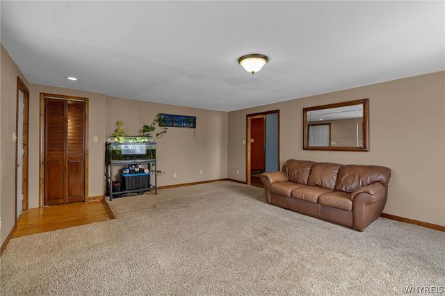 8649 West Avenue, Eden, NY 14057