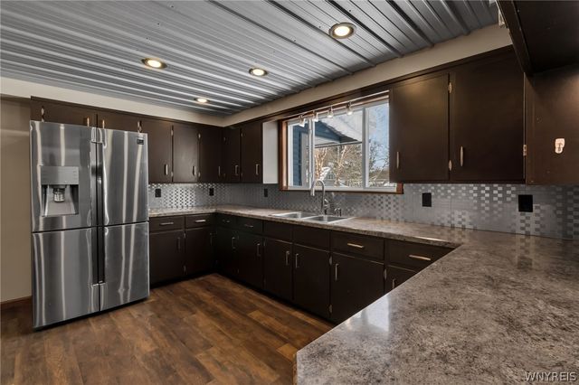 8649 West Avenue, Eden, NY 14057