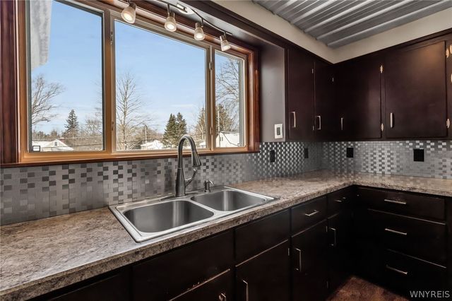 8649 West Avenue, Eden, NY 14057