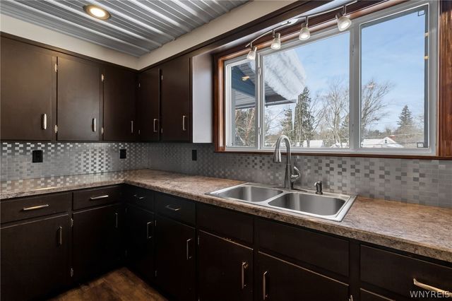 8649 West Avenue, Eden, NY 14057