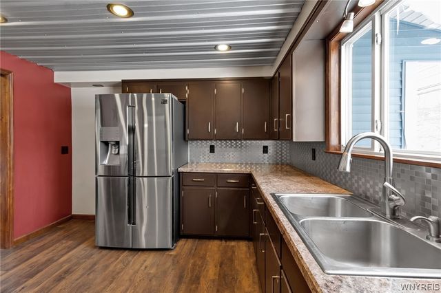 8649 West Avenue, Eden, NY 14057